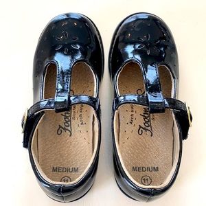Footmates patent leather shoes size 11